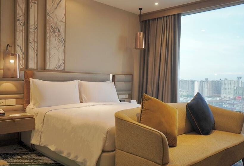 هتل Holiday Inn Chandigarh Zirakpur, An Ihg