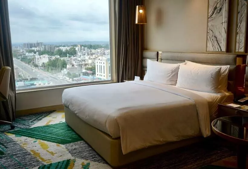 Hotelli Holiday Inn Chandigarh Zirakpur, An Ihg
