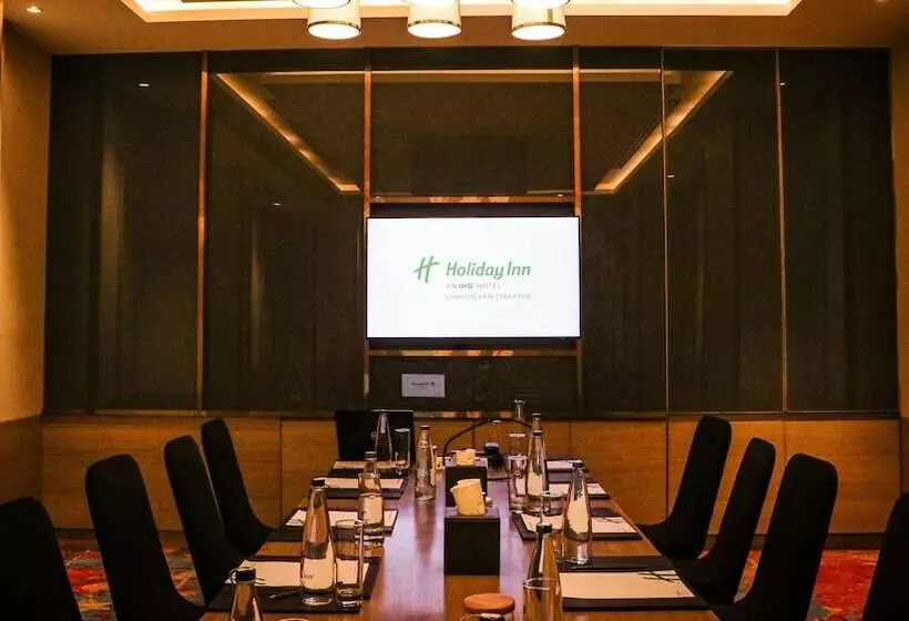 Hotelli Holiday Inn Chandigarh Zirakpur, An Ihg