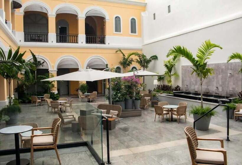 هتل Palacio Provincial San Juan, Curio Collection By Hilton
