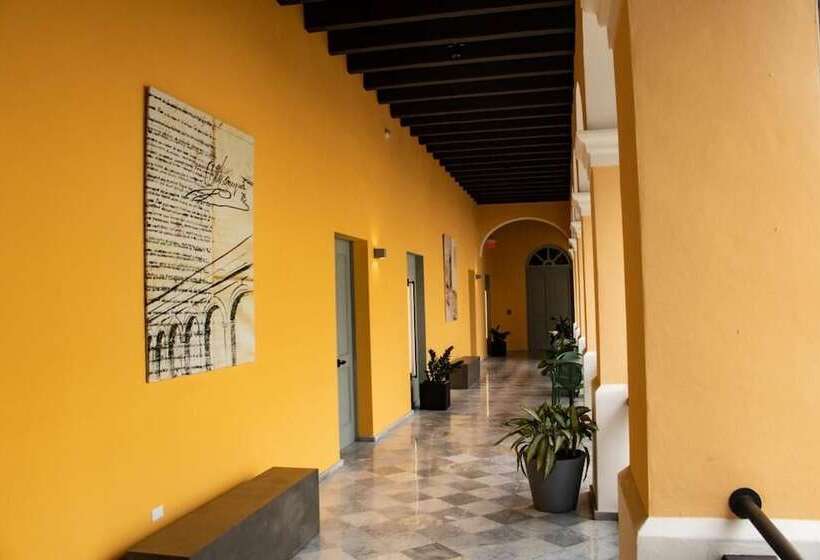 هتل Palacio Provincial San Juan, Curio Collection By Hilton
