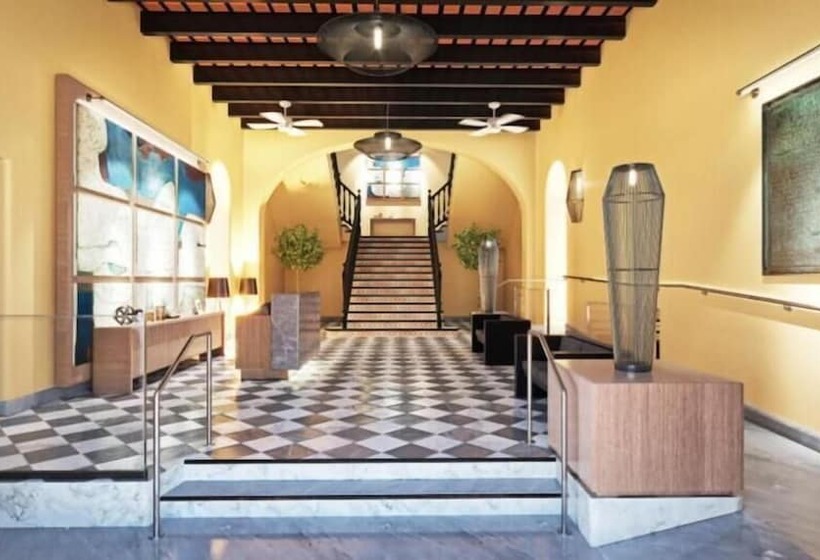 هتل Palacio Provincial San Juan, Curio Collection By Hilton