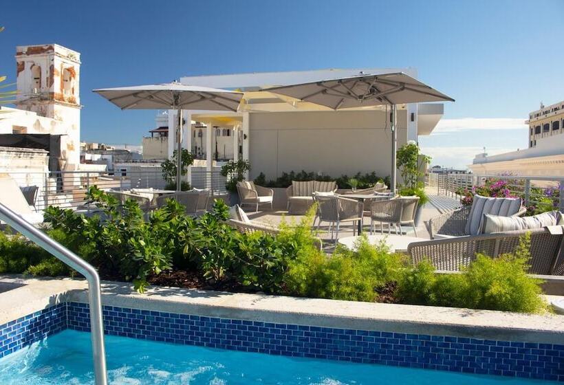 هتل Palacio Provincial San Juan, Curio Collection By Hilton