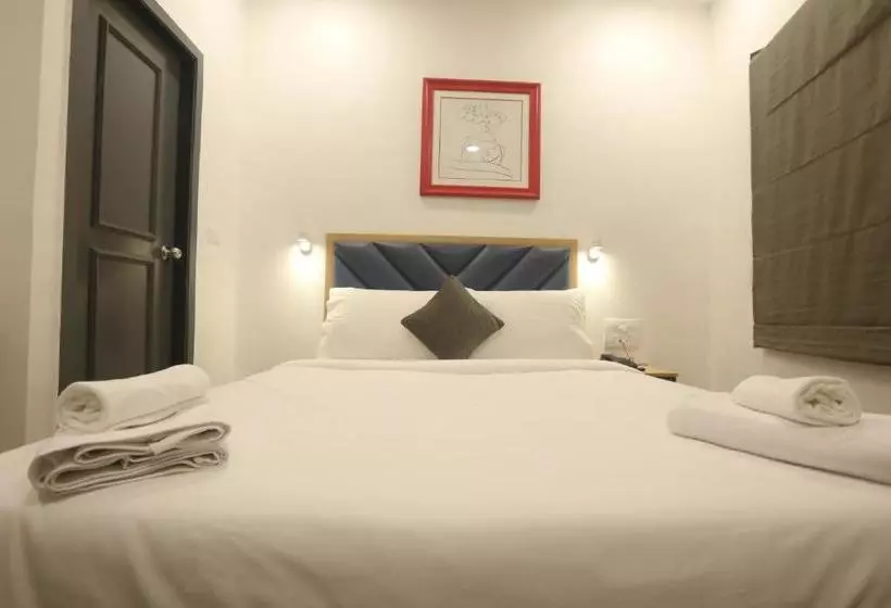 هتل Fab Royal Inn