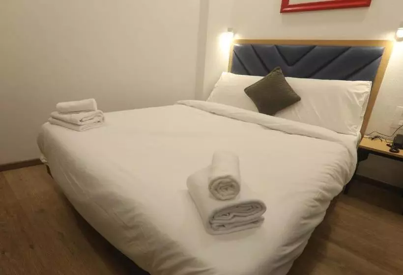 هتل Fab Royal Inn