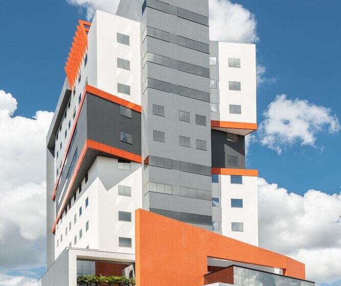 هتل Slaviero Chapeco