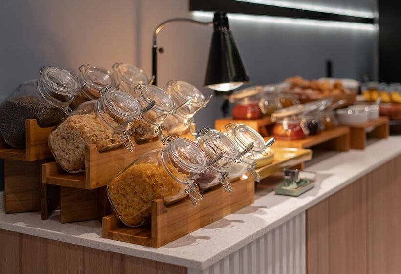 هتل Slaviero Chapeco