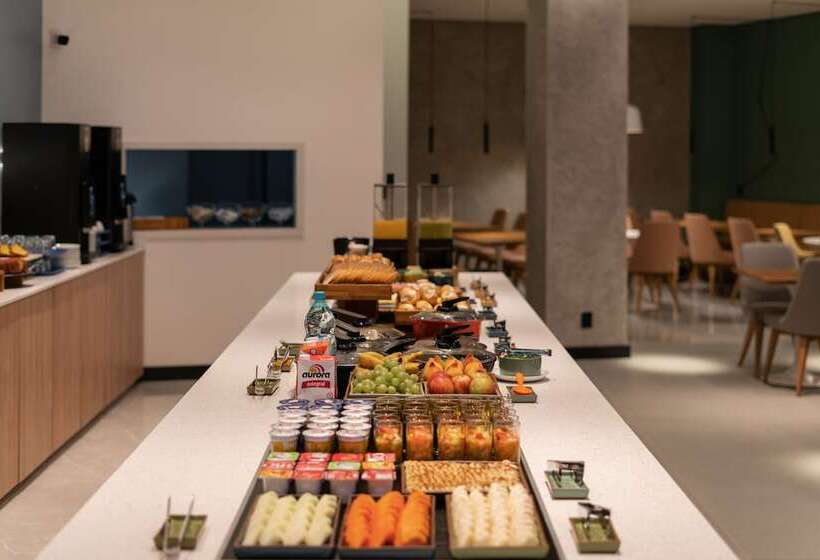 هتل Slaviero Chapeco