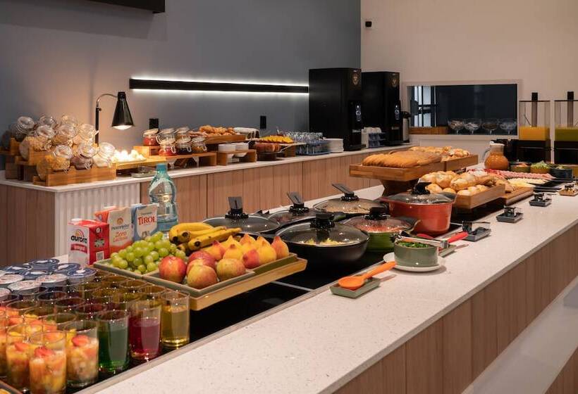 هتل Slaviero Chapeco