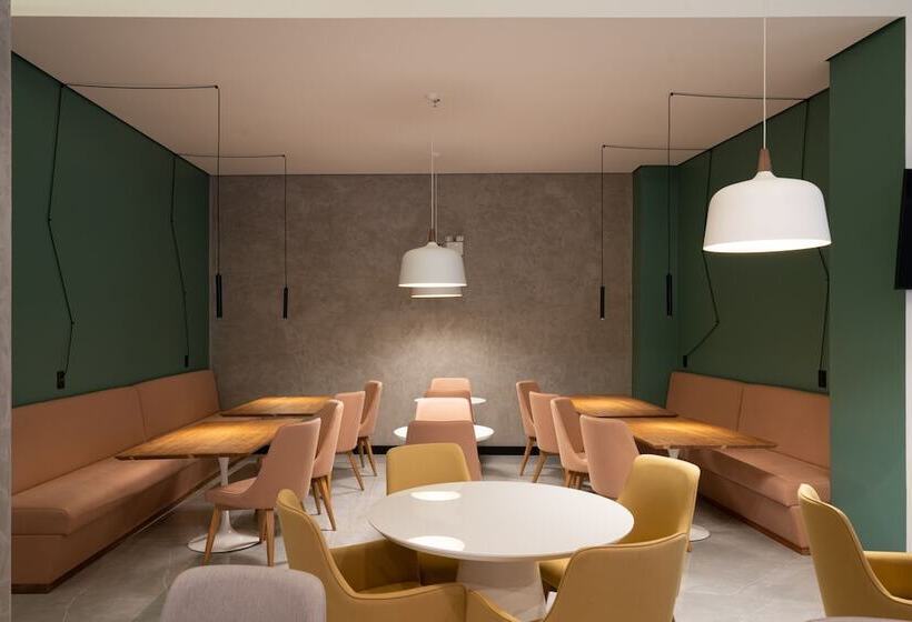 هتل Slaviero Chapeco