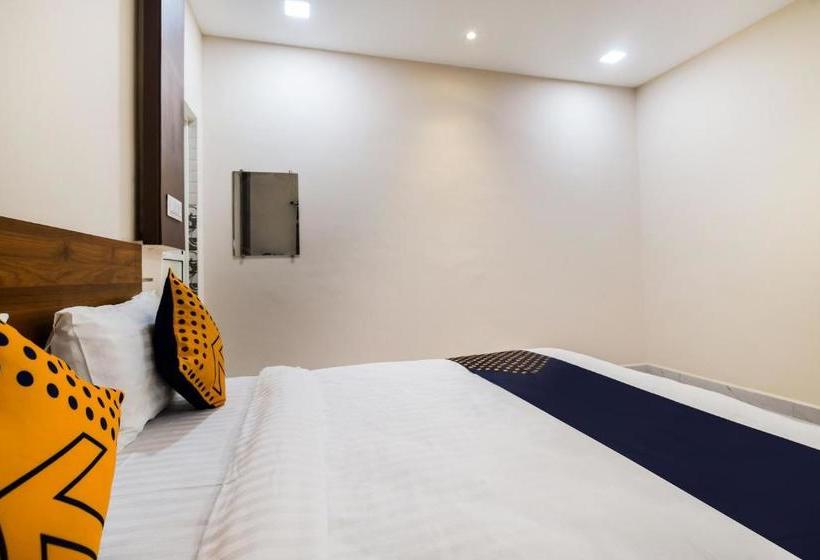 Hotel Spot On 76943  Radhika