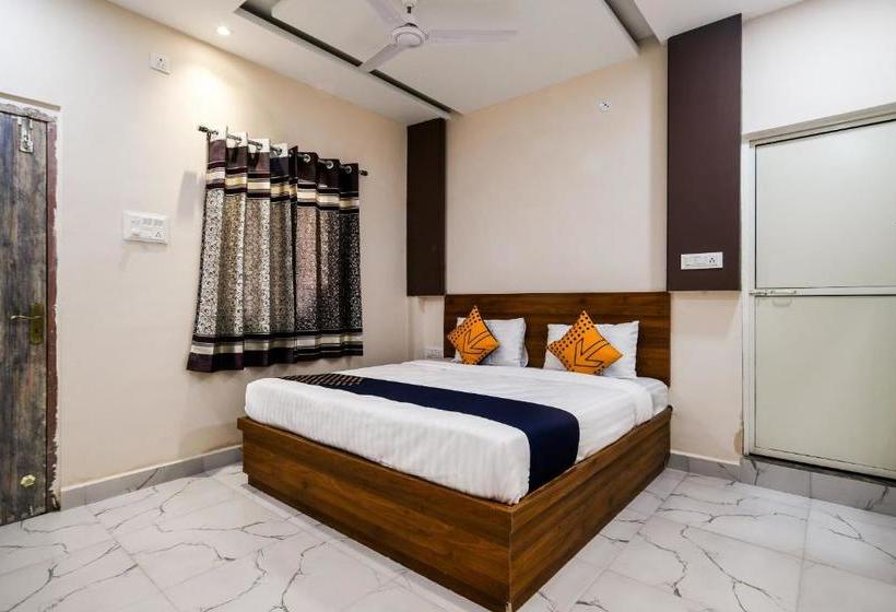 Hotel Spot On 76943  Radhika