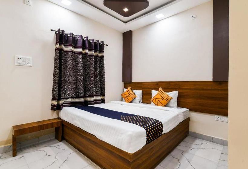 Hotel Spot On 76943  Radhika