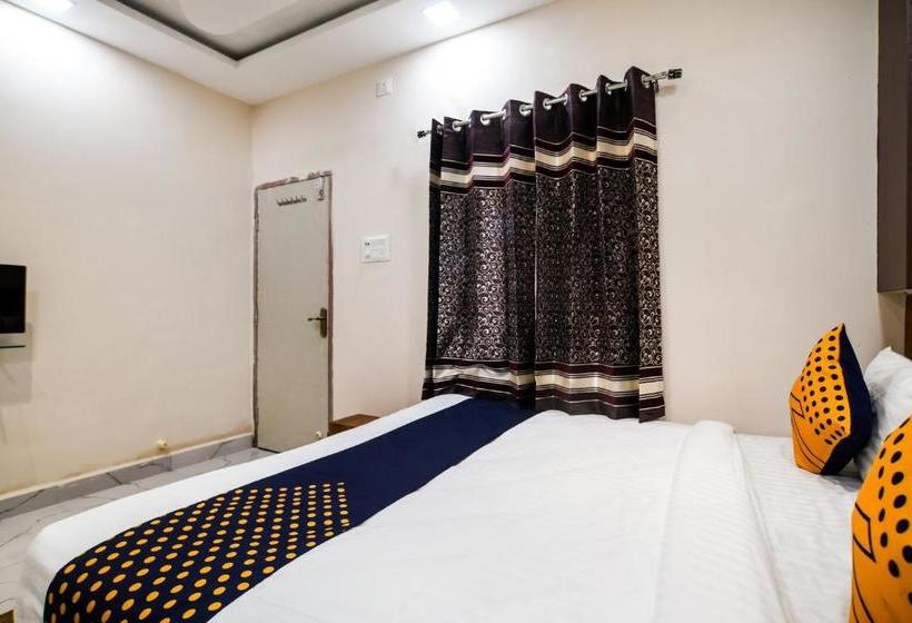 Hotel Spot On 76943  Radhika