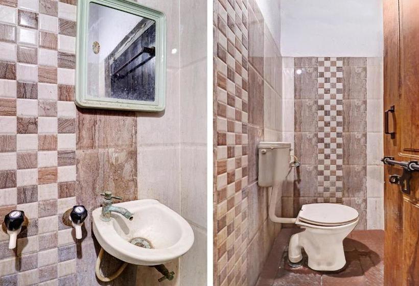 בית מלון כפרי Spot On 77469  Airway Drive Inn