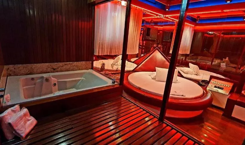 Motel Fantasy 5