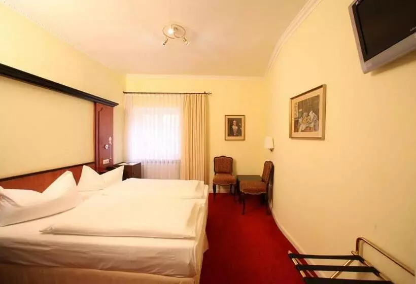 Gästehaus Plönlein   Hotel Goldener Hirsch Rothenburg