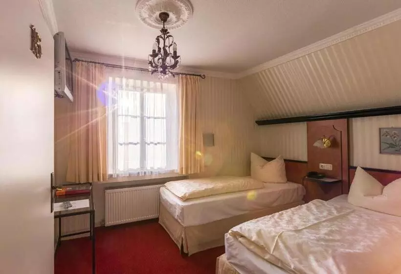 Gästehaus Plönlein   Hotel Goldener Hirsch Rothenburg