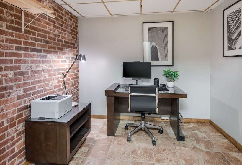 ホテル Clarion Inn