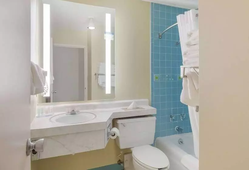 ホテル Clarion Inn