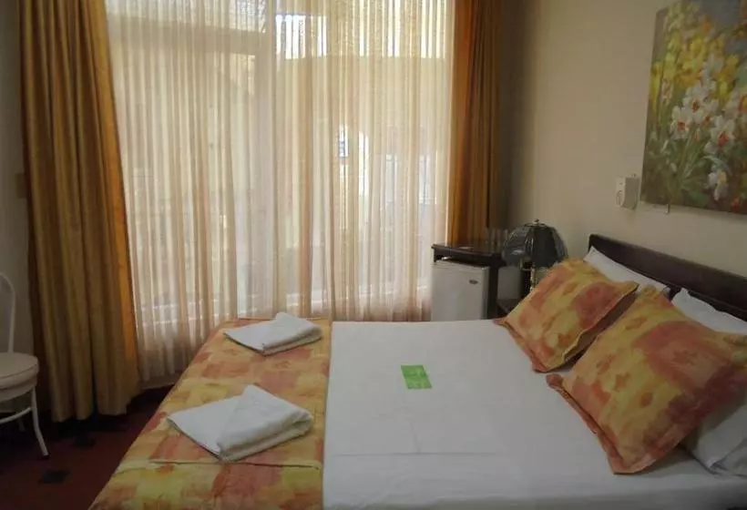 Hotelli Marux Plaza