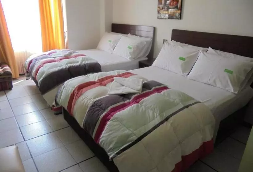 Hotelli Marux Plaza