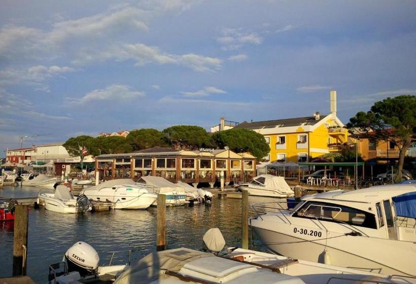 בית מלון כפרי Meublè Tripoli