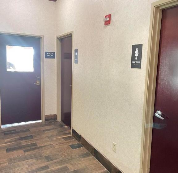 فندق Nature Inn & Suites