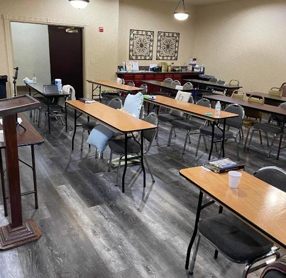 فندق Nature Inn & Suites