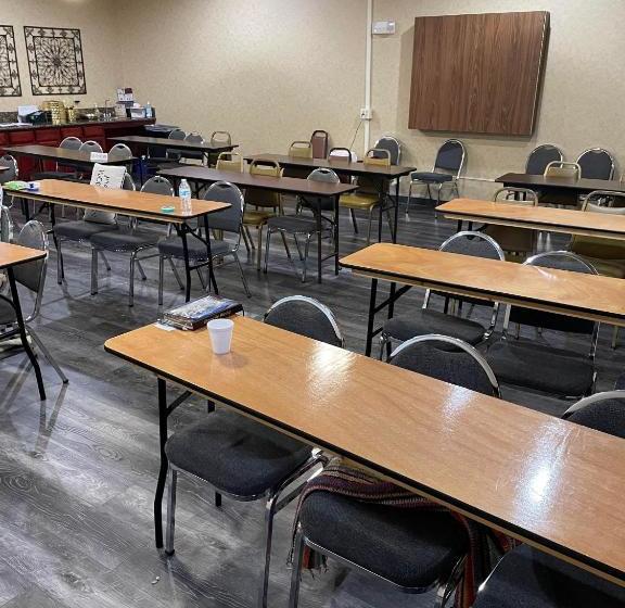 فندق Nature Inn & Suites