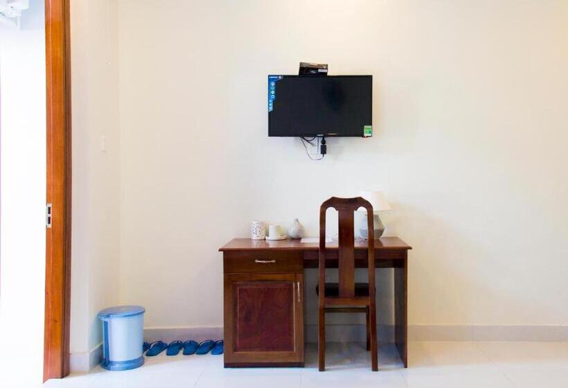 هتل Nhà Nghỉ Linh Quân