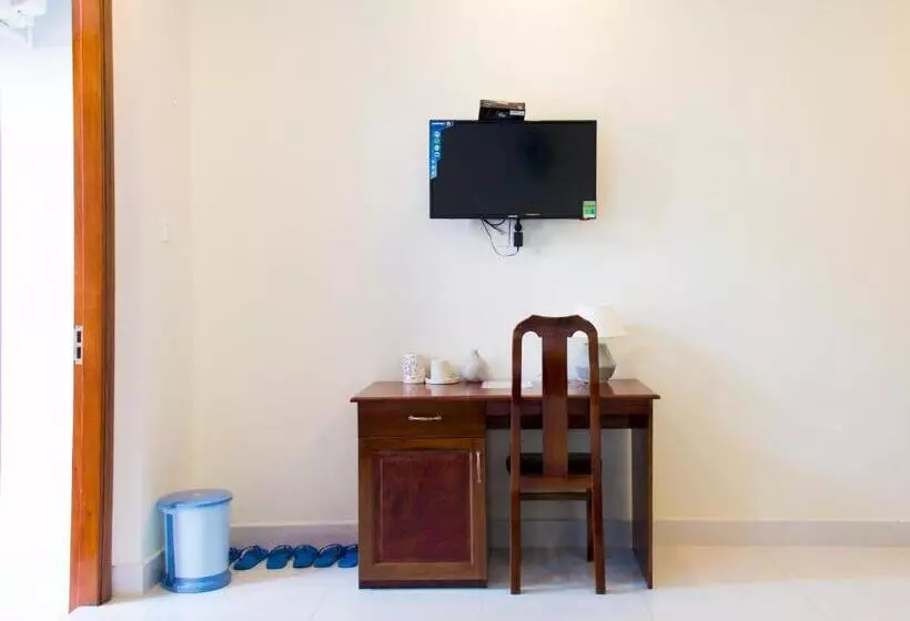 هتل Nhà Nghỉ Linh Quân