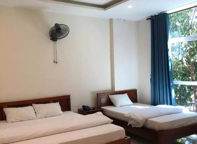 هتل Nhà Nghỉ Linh Quân