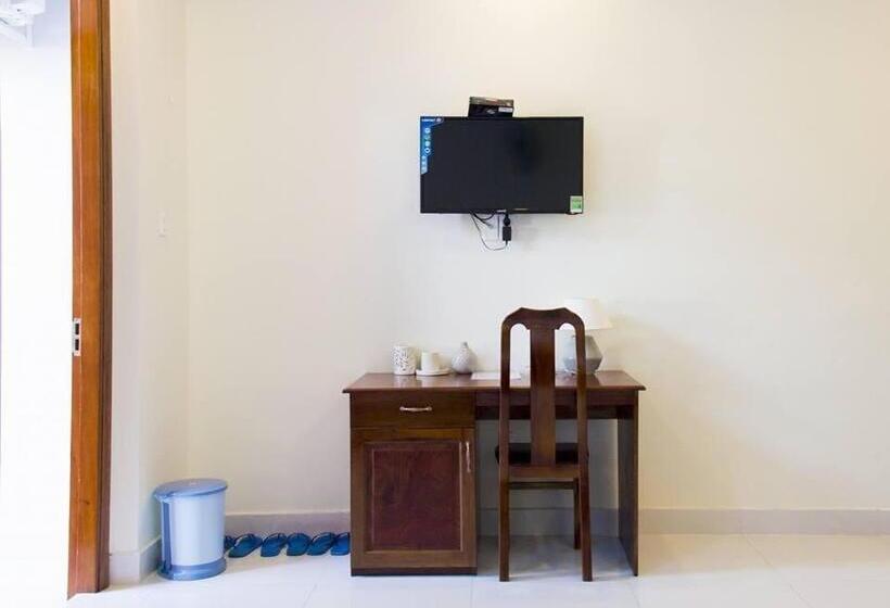 هتل Nhà Nghỉ Linh Quân