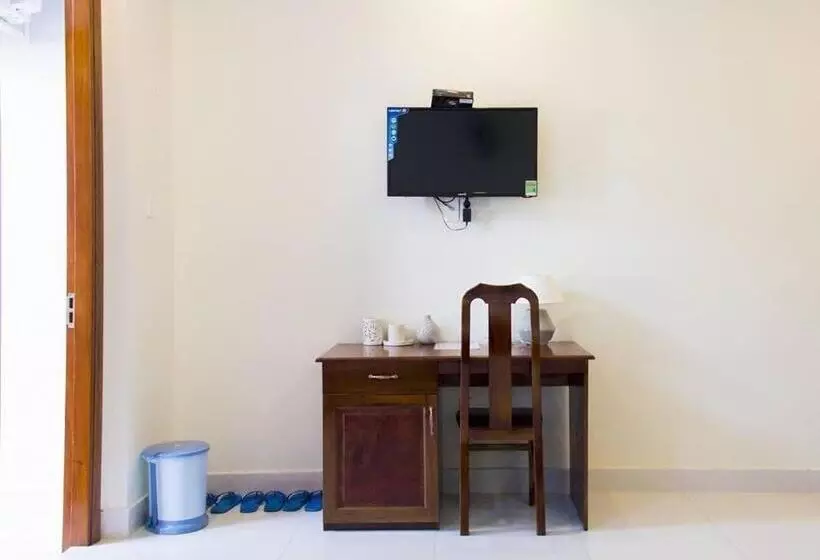 هتل Nhà Nghỉ Linh Quân