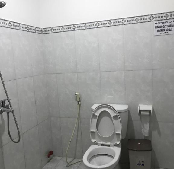 هتل Nhà Nghỉ Linh Quân