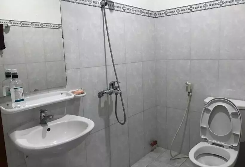 هتل Nhà Nghỉ Linh Quân