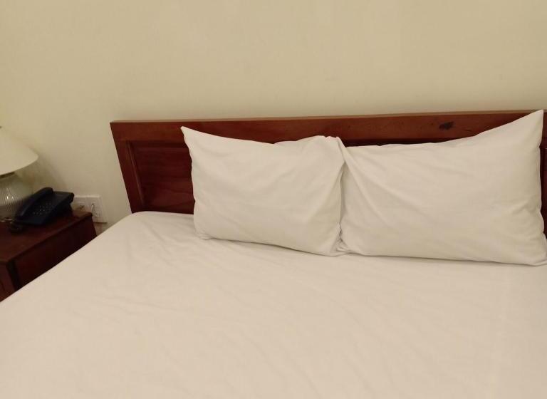 هتل Nhà Nghỉ Linh Quân