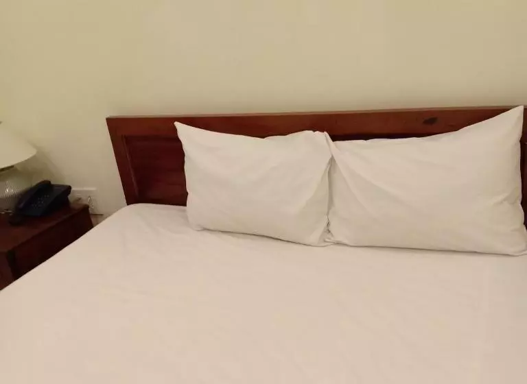 هتل Nhà Nghỉ Linh Quân