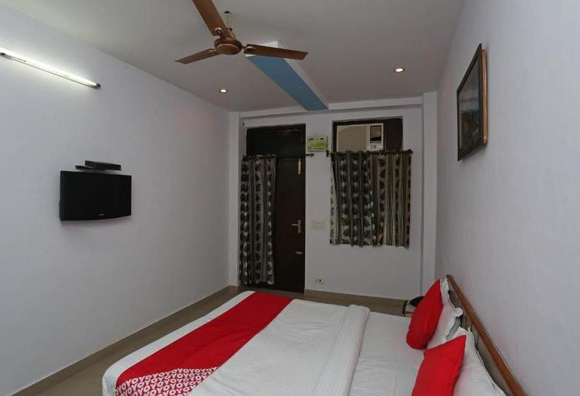 Hotel Oyo 37817 Paradise