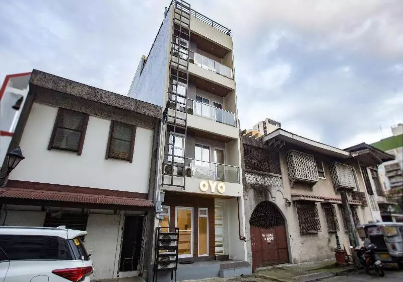 هتل Oyo 605 The Quarters