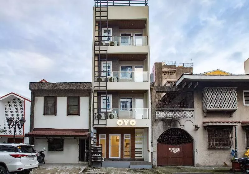 هتل Oyo 605 The Quarters