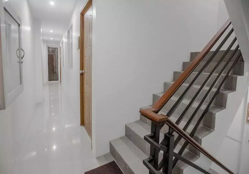 هتل Oyo 605 The Quarters