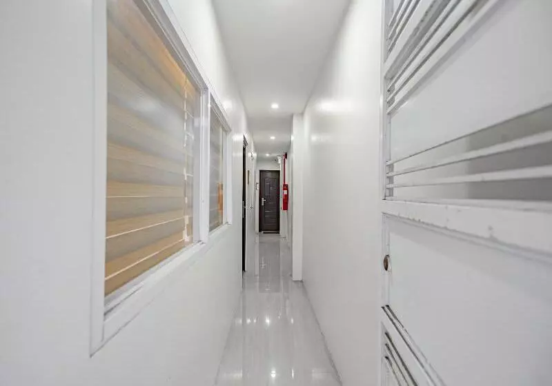 هتل Oyo 605 The Quarters