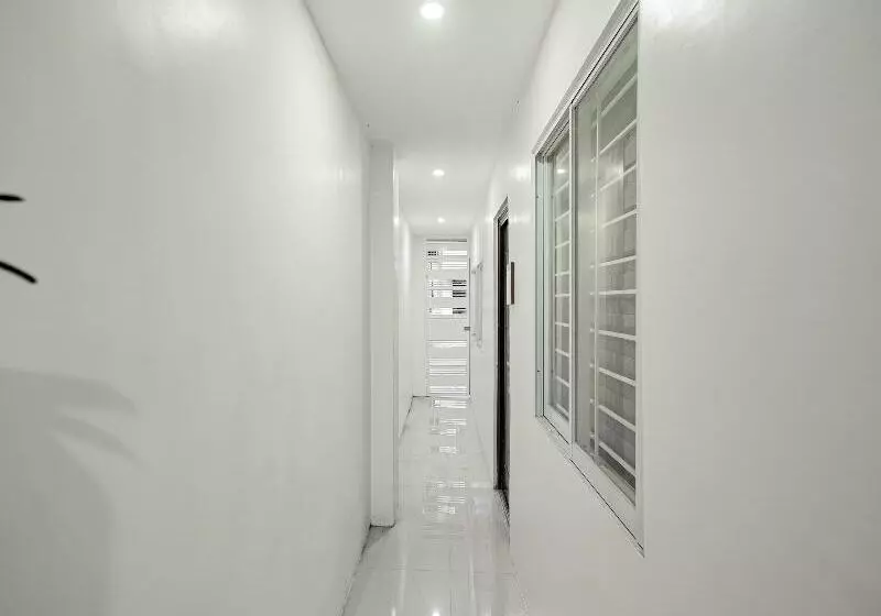 هتل Oyo 605 The Quarters