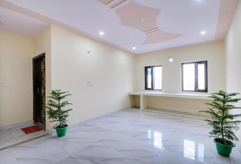 Hotel Oyo 76230 Akash Guest House