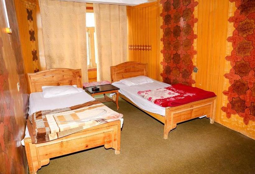 בית מלון כפרי Paradise City