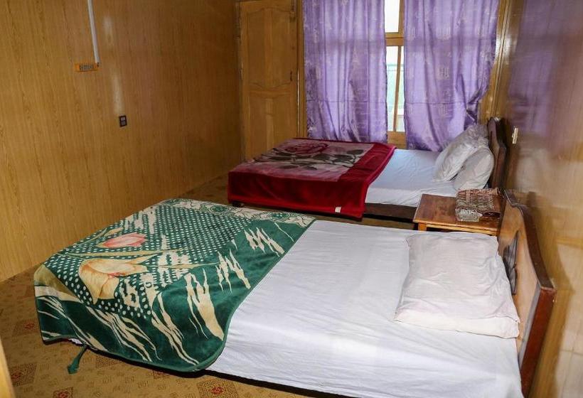 בית מלון כפרי Paradise City