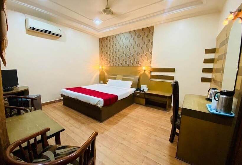 בית מלון כפרי Prayag Inn