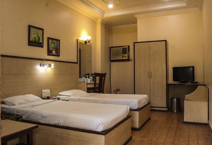 בית מלון כפרי Prayag Inn